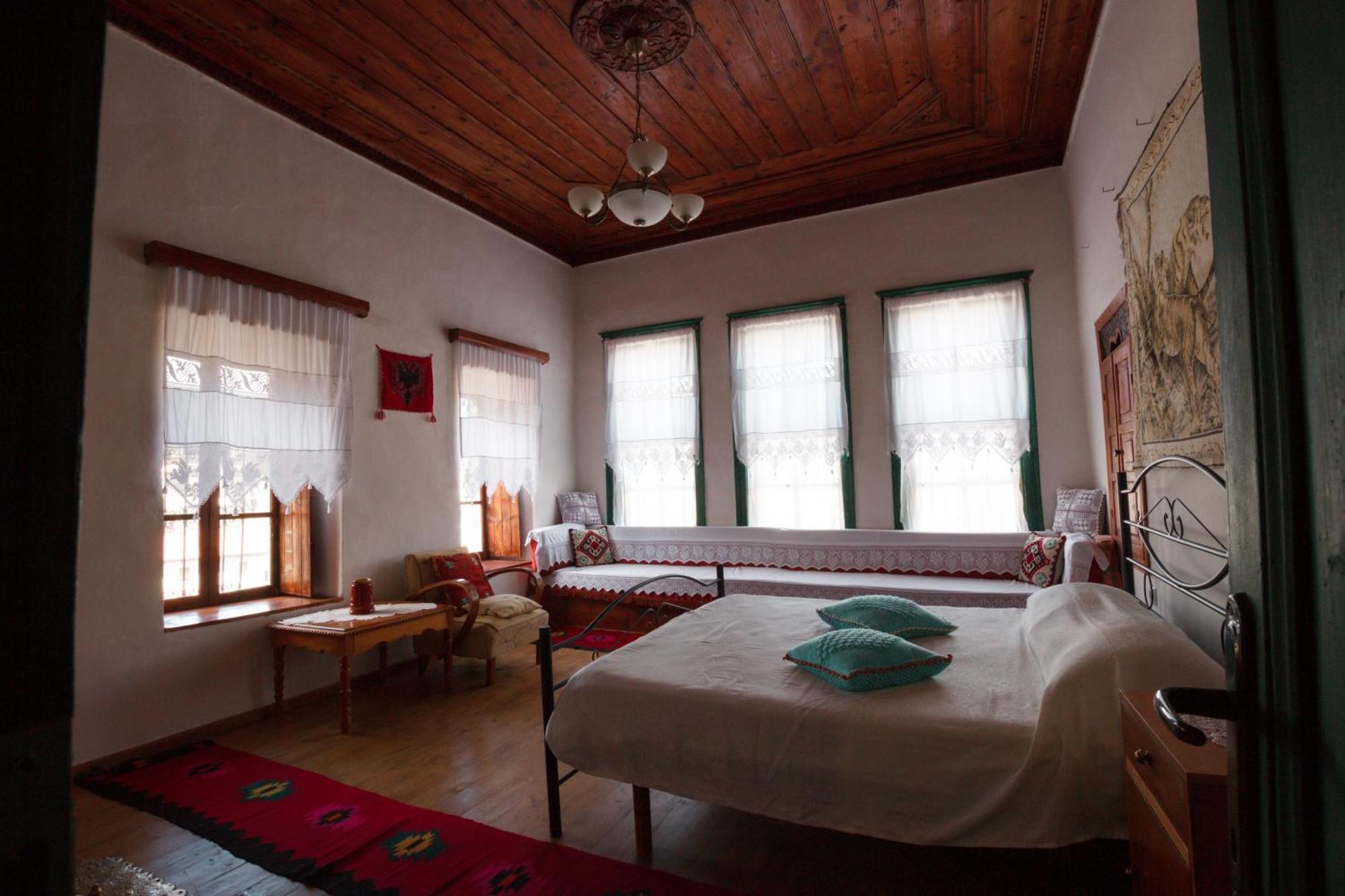 Guesthouse 1805 ジロカストラ エクステリア 写真