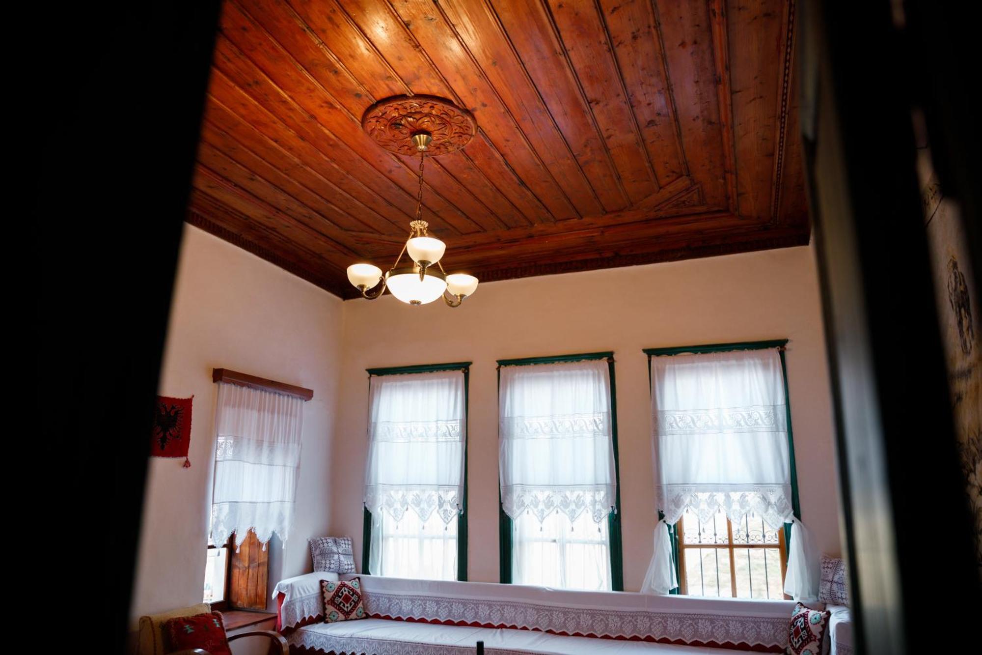 Guesthouse 1805 ジロカストラ エクステリア 写真