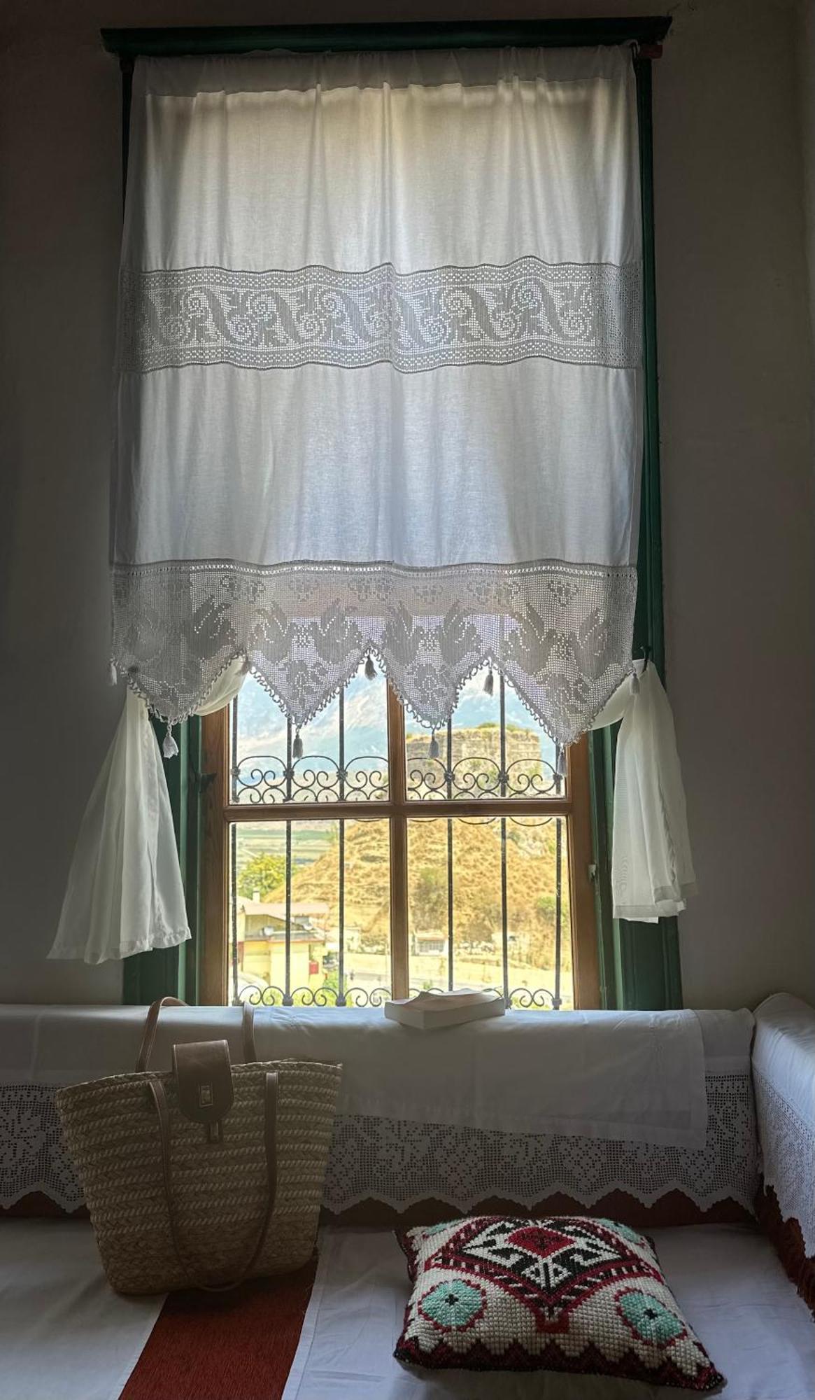 Guesthouse 1805 ジロカストラ エクステリア 写真
